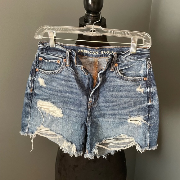 American Eagle Outfitters Pants - American Eagle distressed 90’s Boyfriend shorts